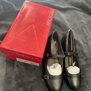 NEW in box Aerosoles paddleboat heels size 9!